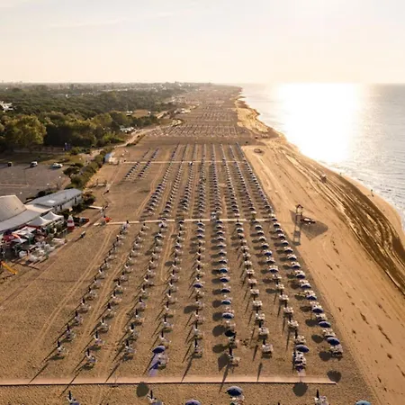 Cozy With Terrace Apartment Bibione